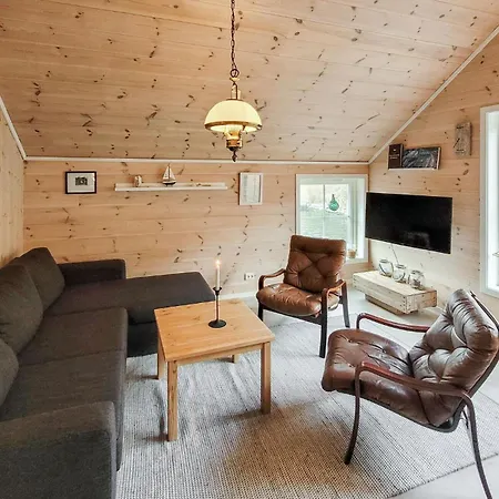 2 Bedroom Cozy In Finnas Grutle