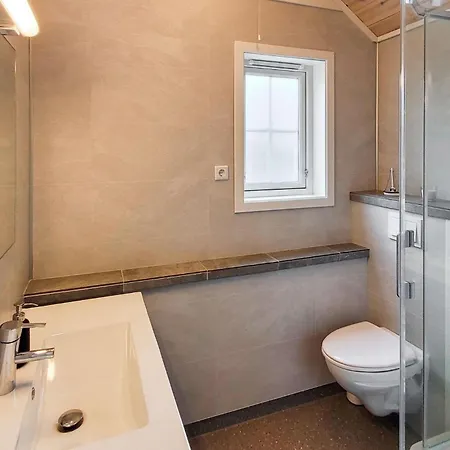 2 Bedroom Cozy In Finnas * Grutle