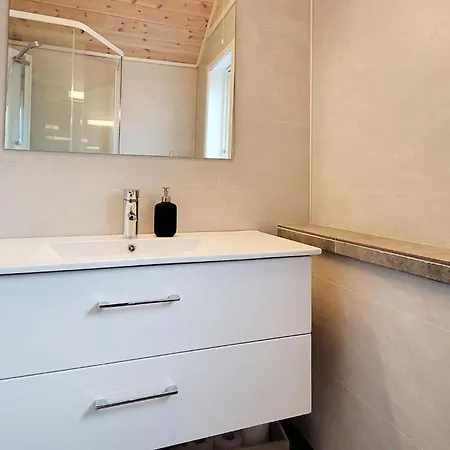 2 Bedroom Cozy In Finnas