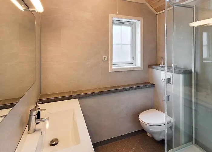 2 Bedroom Cozy In Finnas * Grutle