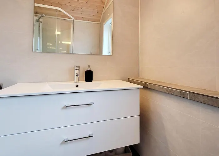 2 Bedroom Cozy In Finnas